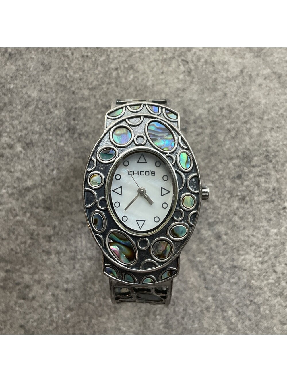 Beautiful Chicos Women’s Cuff Watch 28mm Silver Tone Case & Band B-V